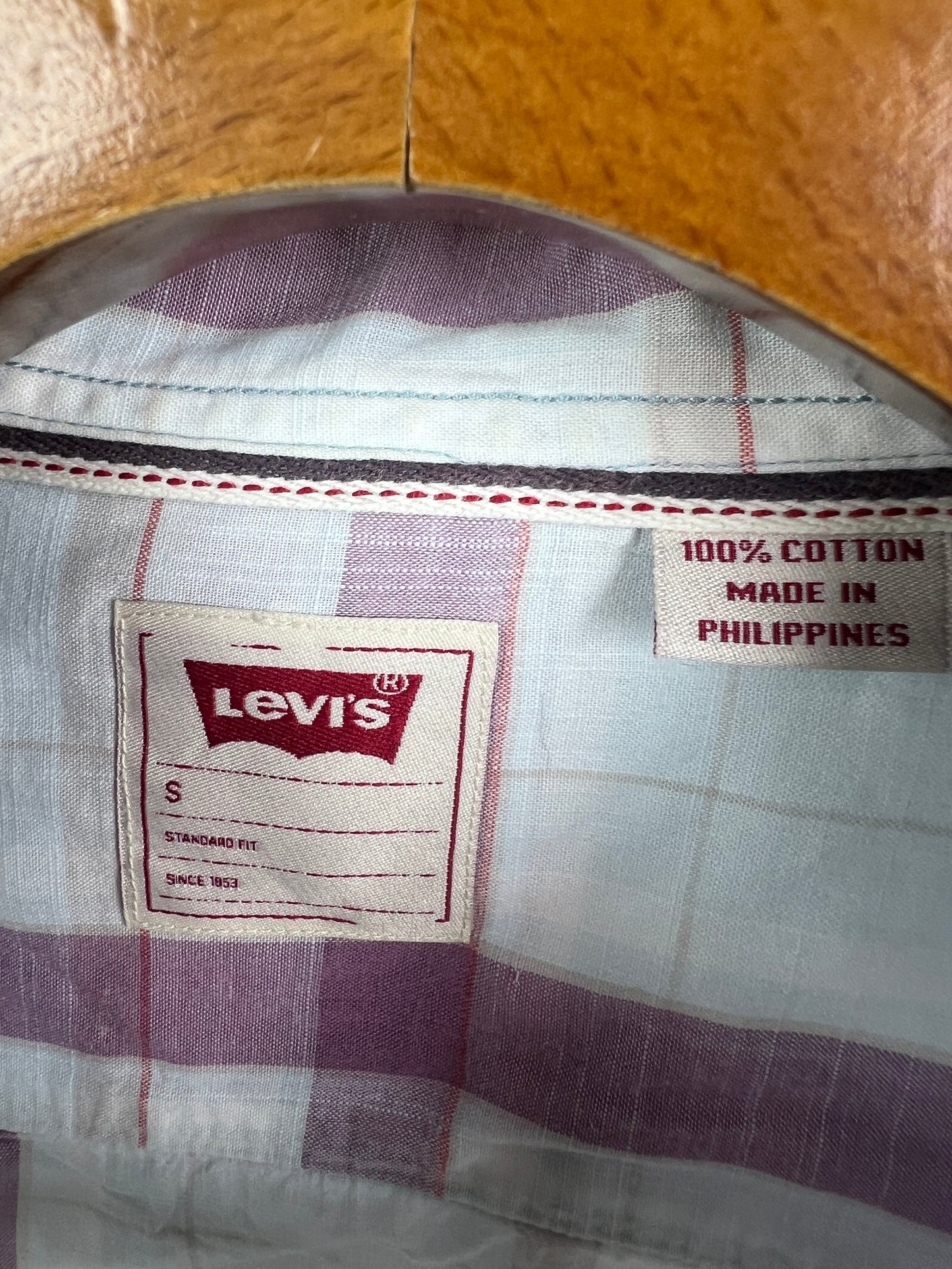 Levis Shirt (Small-Medium)