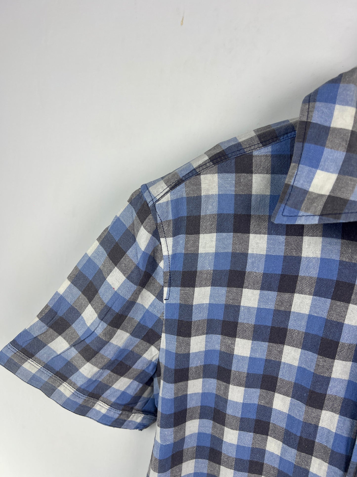 Henus Linen Shirt (Small-Medium)