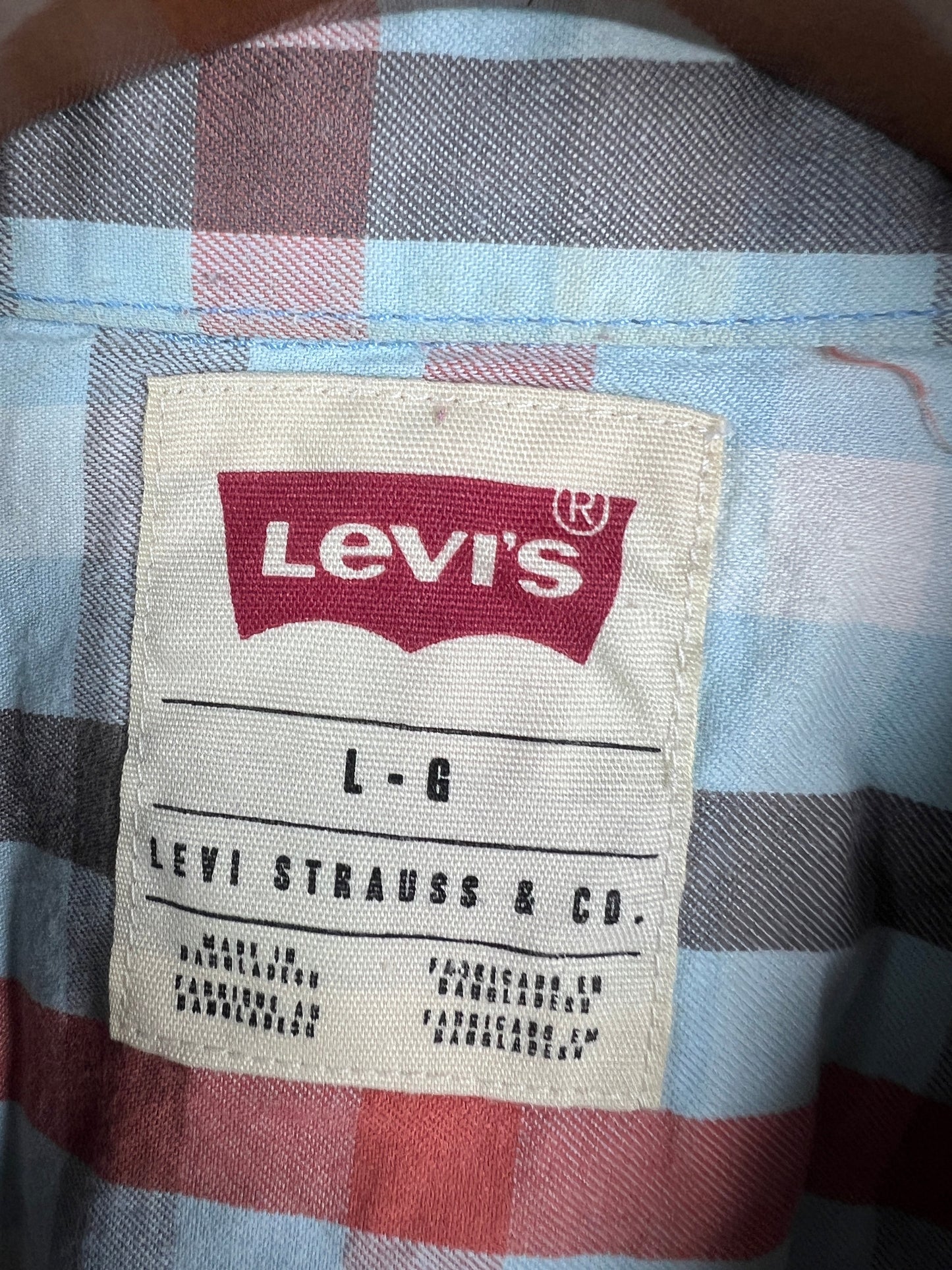 Levis Shirt (Medium)