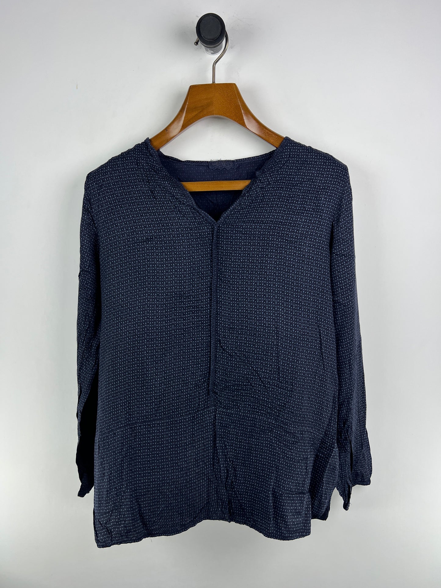 Blouse (Women) (Medium-Large)