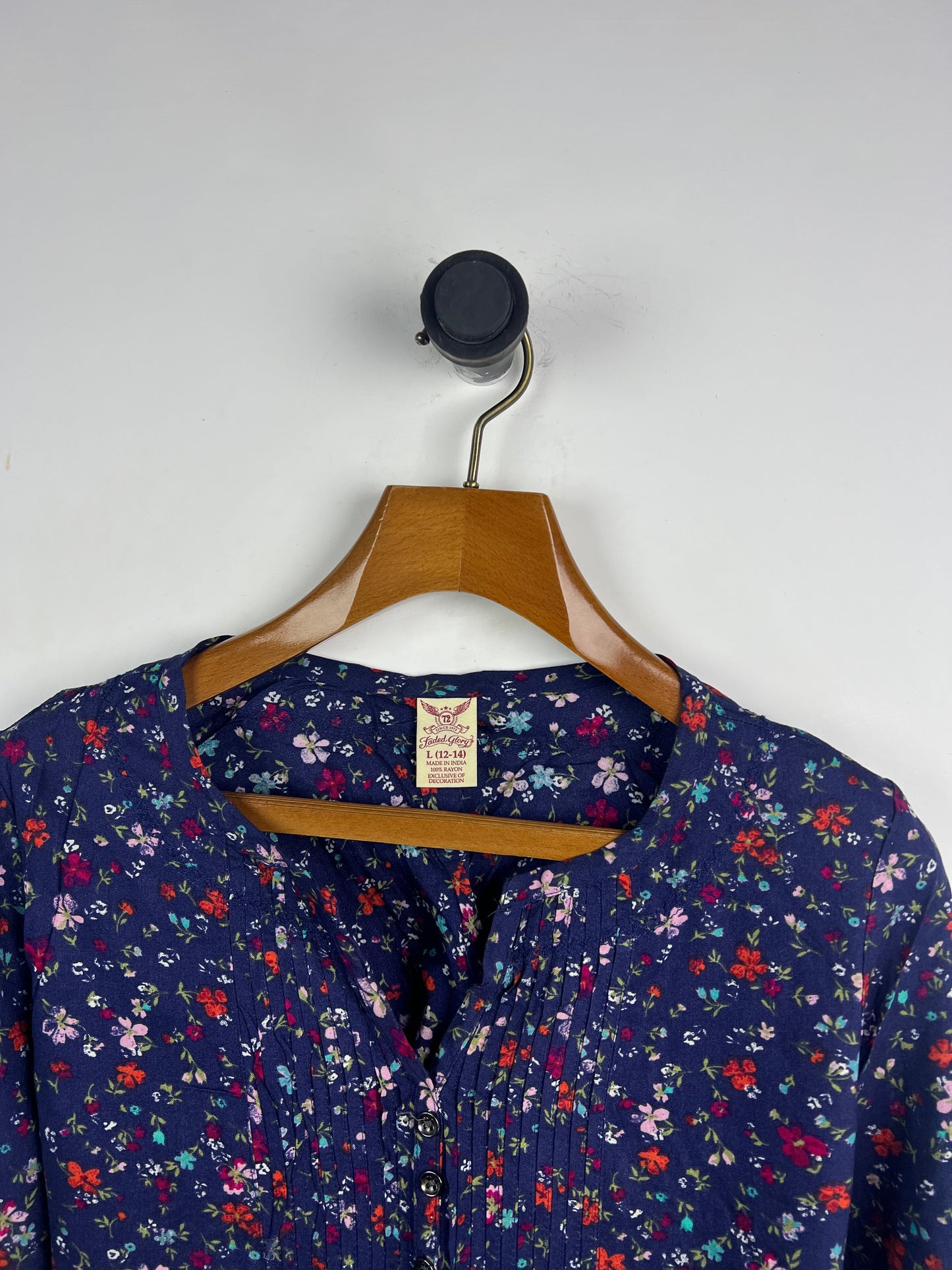 Faded Glory Blouse (Women) (Medium-Large)