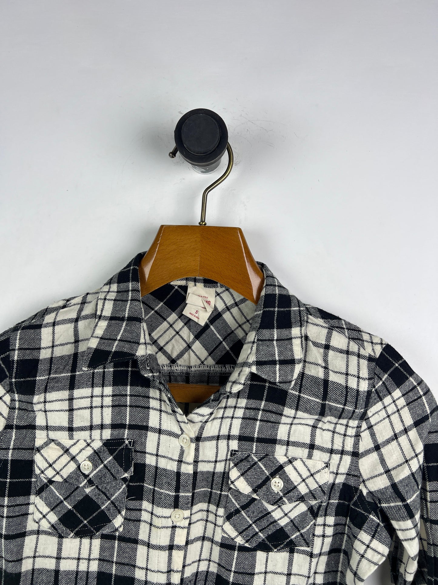 Mossimo Shirt (Women) (Small)