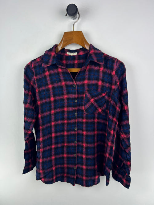 Maurices Shirt (Women) (Medium-Large)