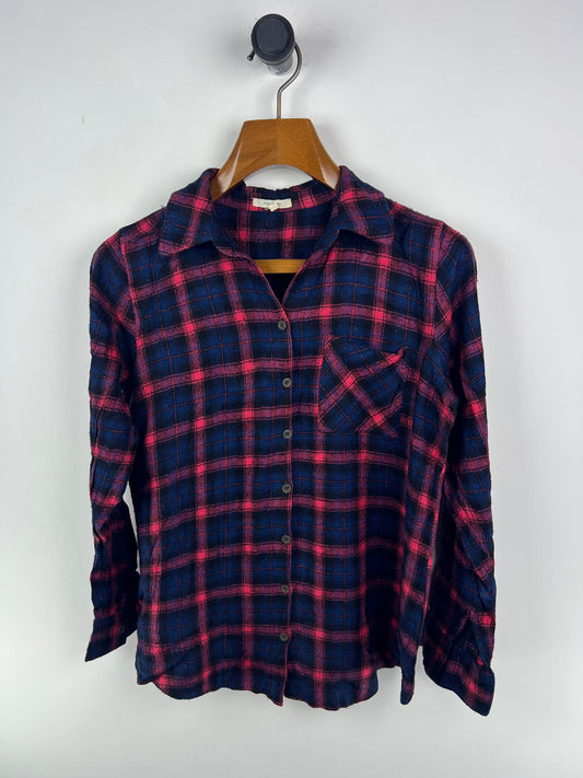 Maurices Shirt (Women) (Medium-Large)