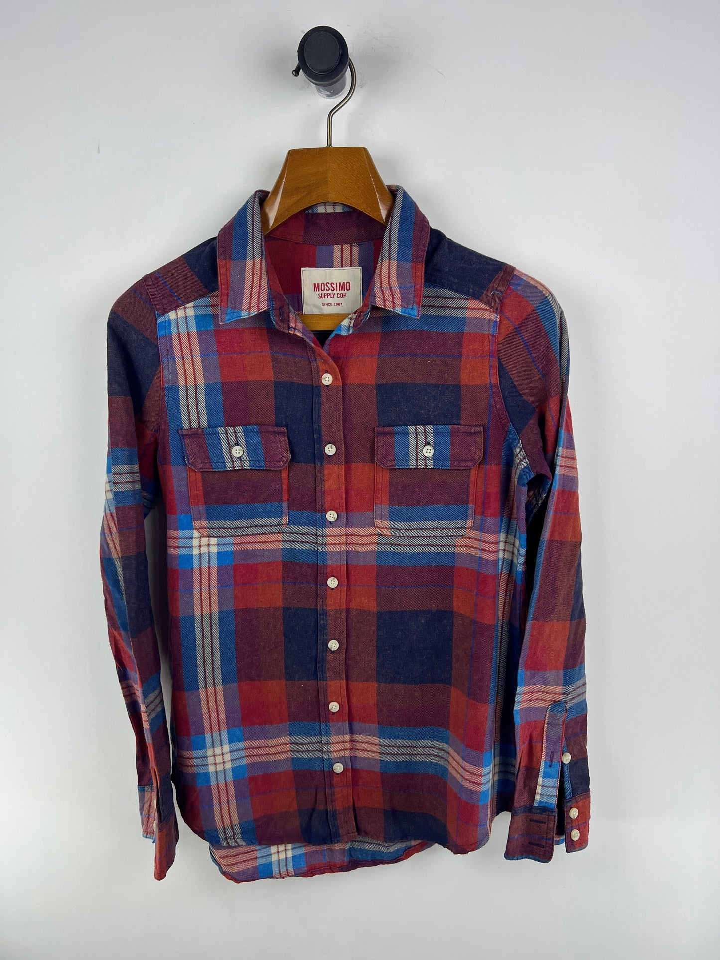 Mossimo Shirt (Women) (Small-Medium)