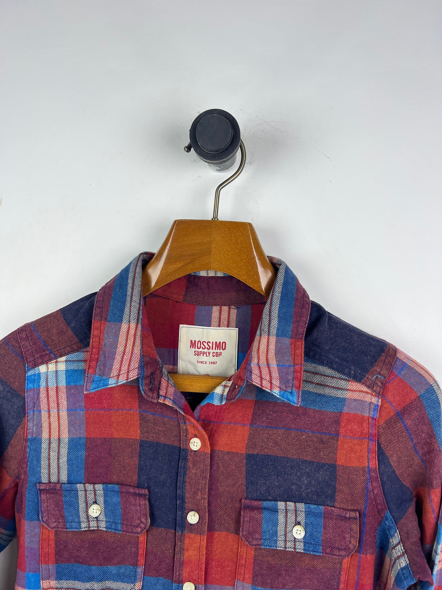 Mossimo Shirt (Women) (Small-Medium)