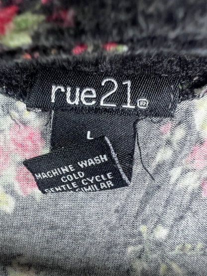 Rue Blouse (Women) (Medium-Large)