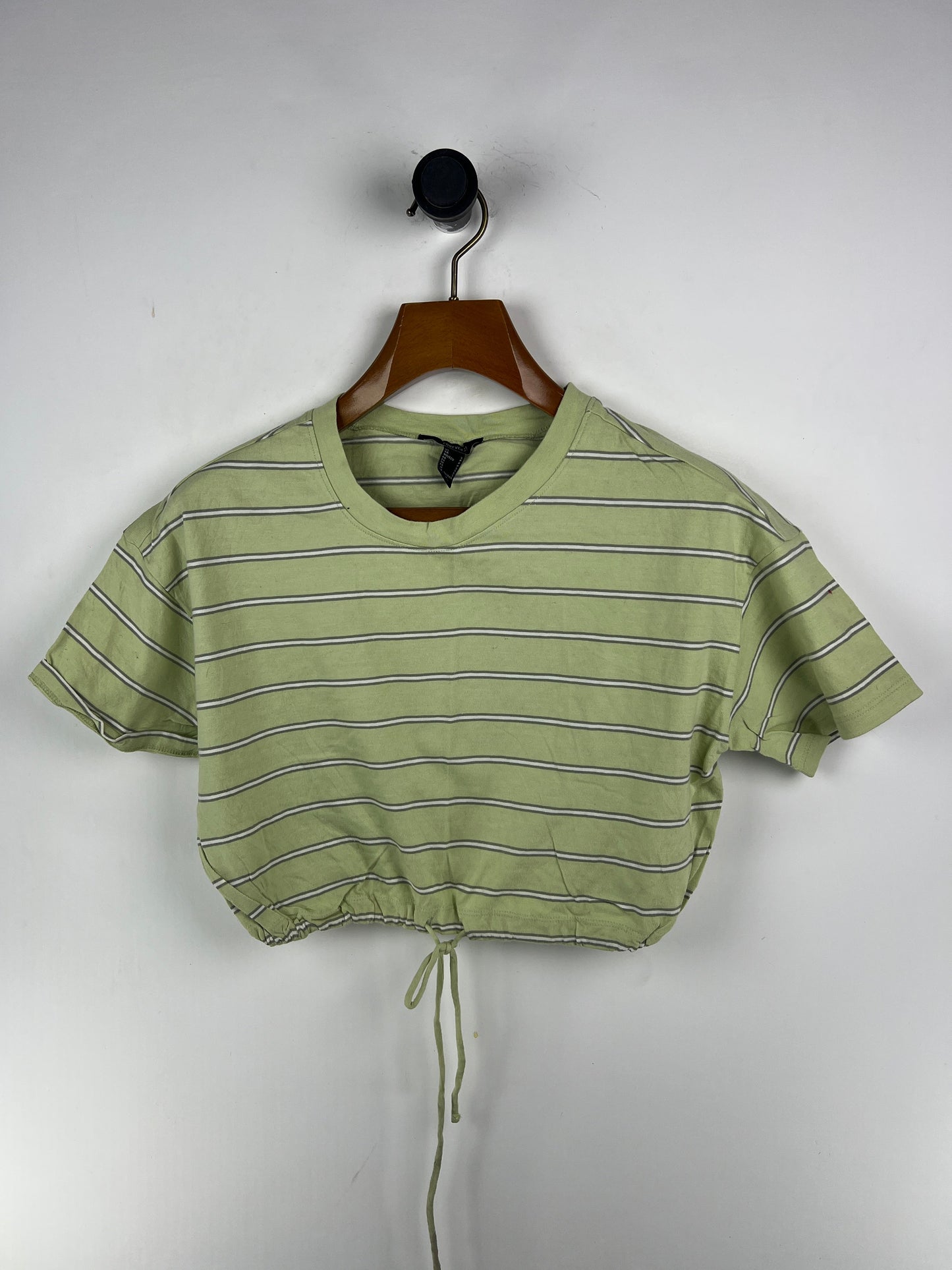 Forever 21 Crop T-Shirt (Women) (Small-Medium)