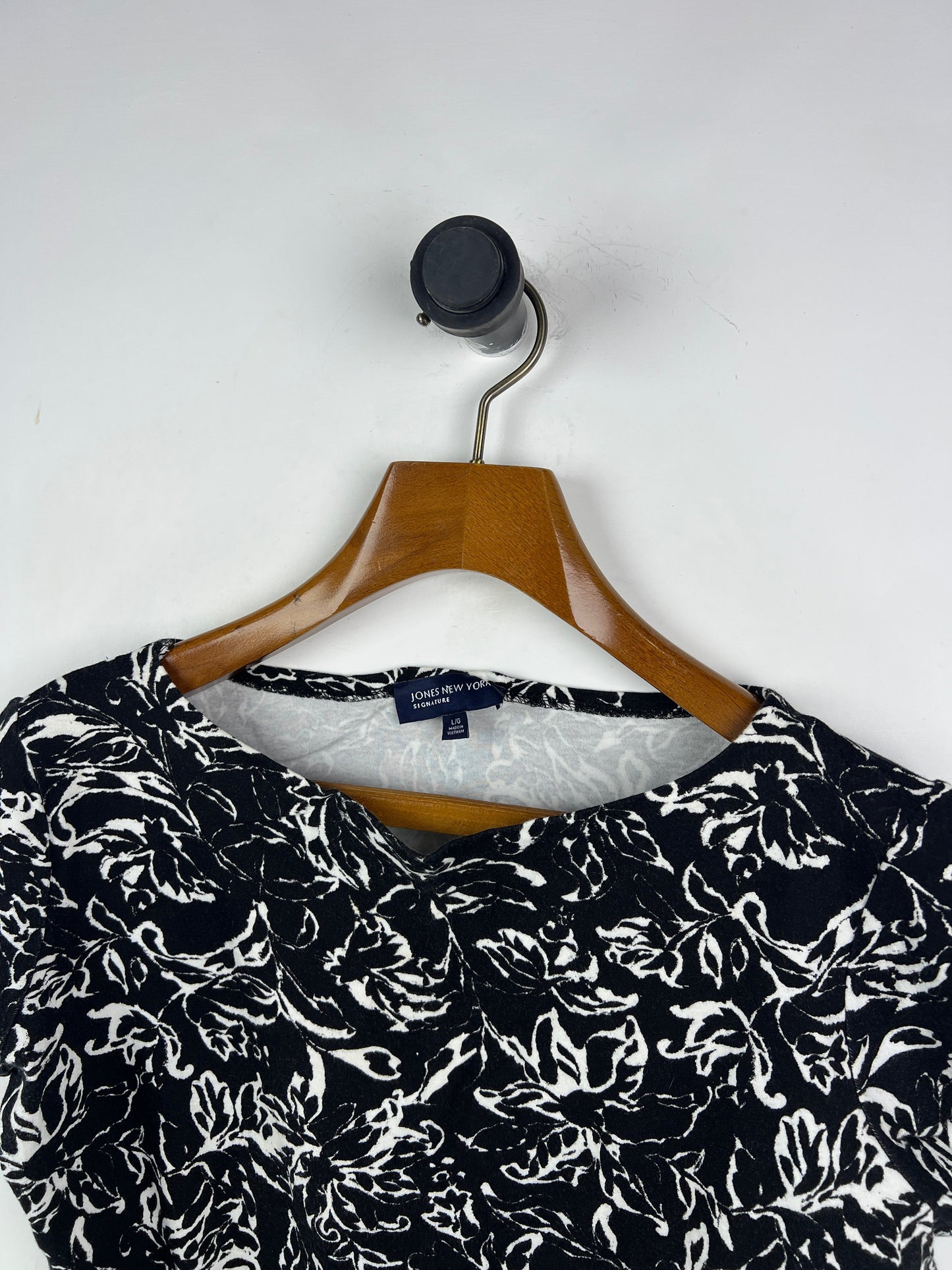 Jones NY Blouse (Women) (Medium-Large)