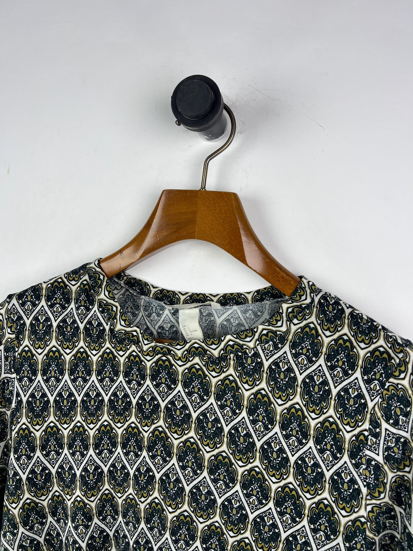 H&M T-Shirt (Women) (Large)