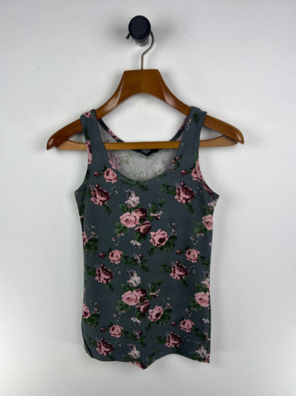 Rue 21 Tank Top (Women) (Medium)