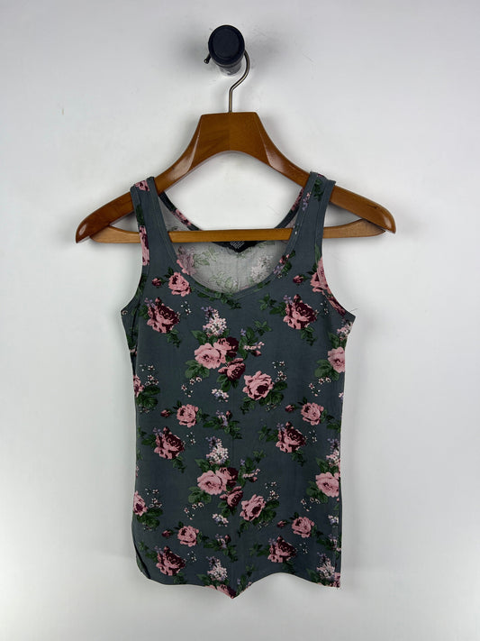 Rue 21 Tank Top (Women) (Medium)