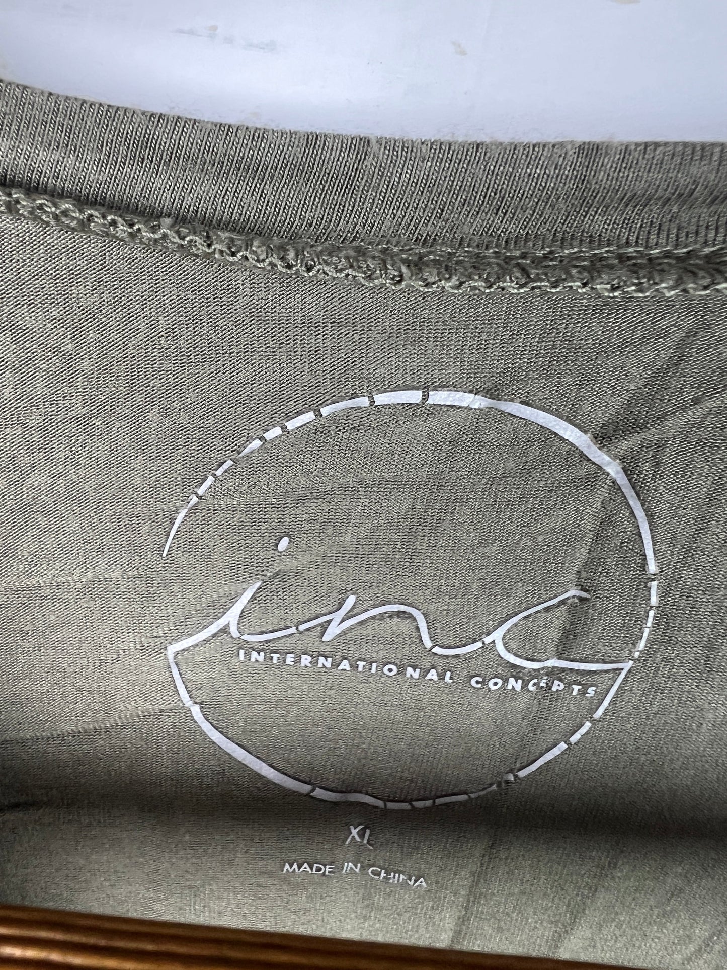 Tank Top (Women) (Medium-Large)